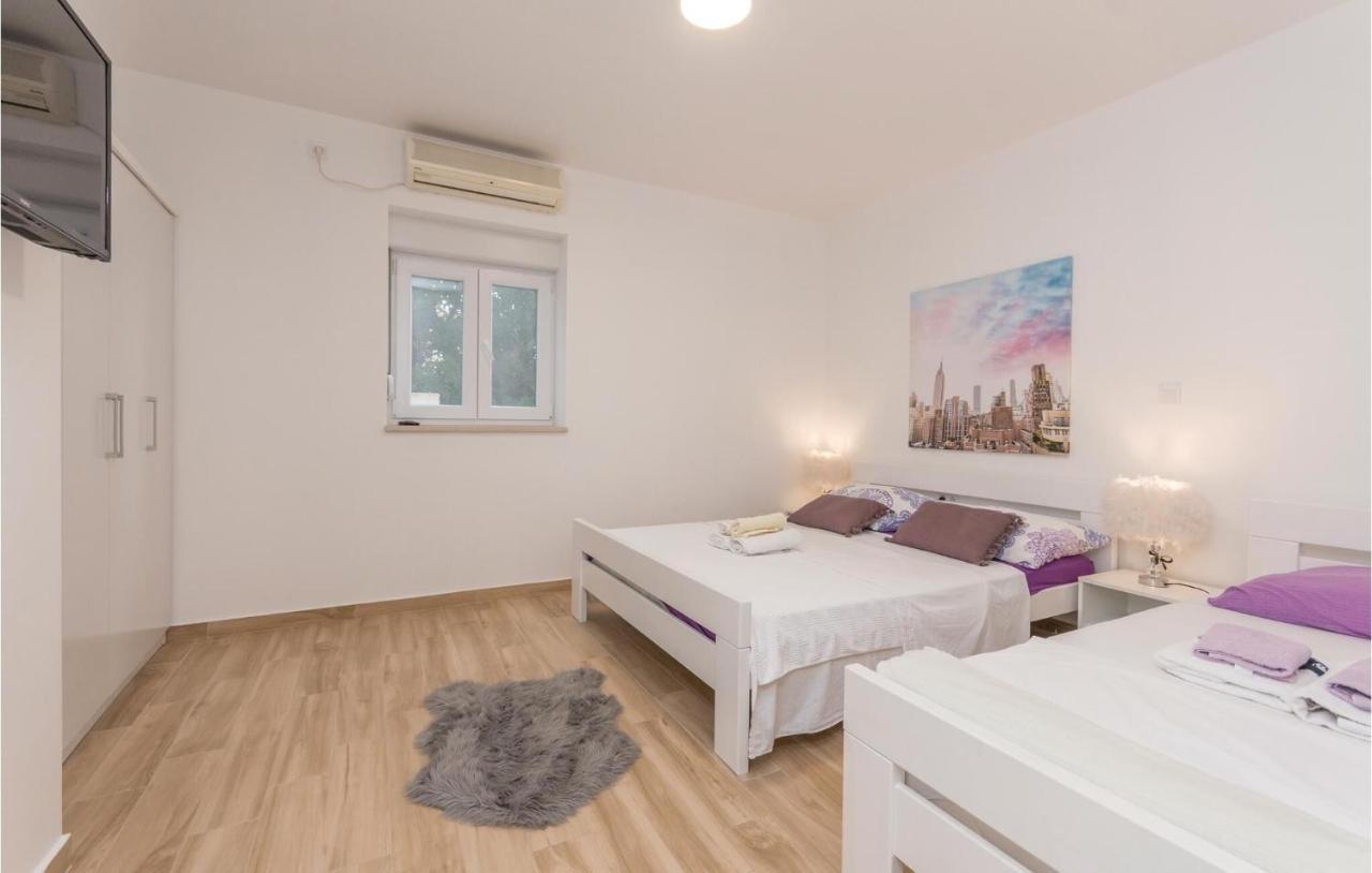 Apartments In Turanj, 20M From The Beach Сукошан Екстер'єр фото